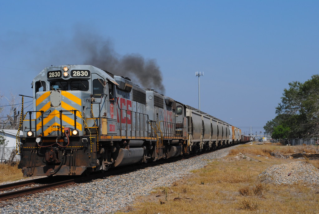 KCS local with KCS 2830 leading at Robstown Texas arrives … | Flickr