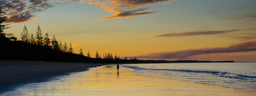 woodgatebeach sunset silhouette sky clouds gold sea ocean panorama panoramic stitched nikon d7000 dx queensland australia walk lowtide beach