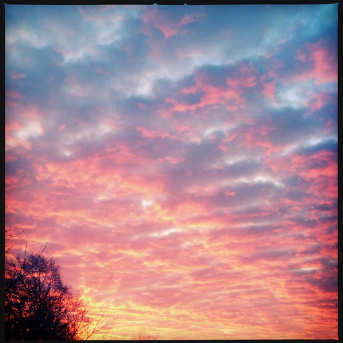 morning pink sky clouds sunrise noflash dcfilm hipstamatic foxylens