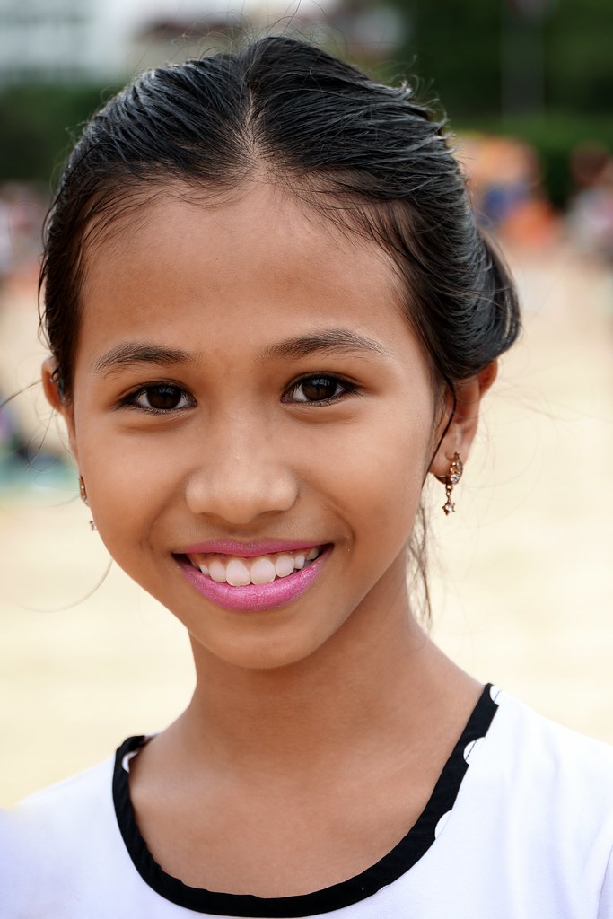 beautiful cambodia girl