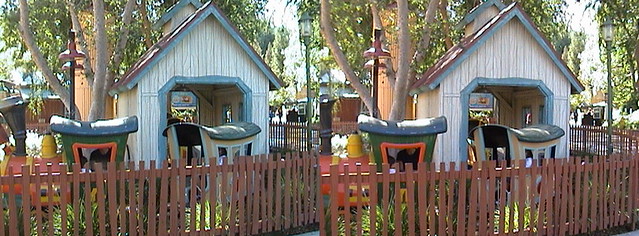 3D, Foghorn Leghorn's Barnyard Railway, Bugs Bunny World, Six Flags Magic Mountain, 26101 Magic Mountain Parkway, Valencia, California 91355, 2009.10.30 11:33
