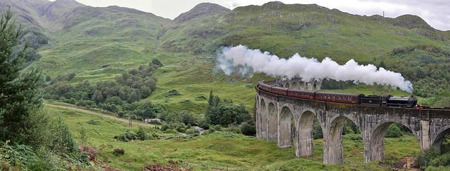 62005 crosses Glenfinnan Viaduct with the Jacobite