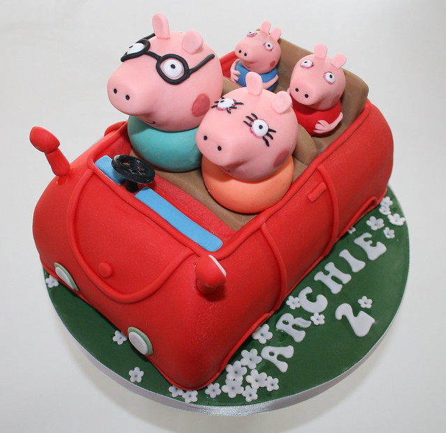 Peppa Pig car cake