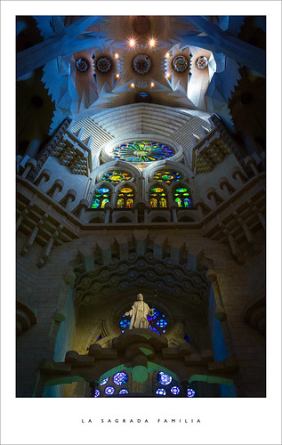 barcelona architecture cathedral interior sagradafamilia antonigaudi