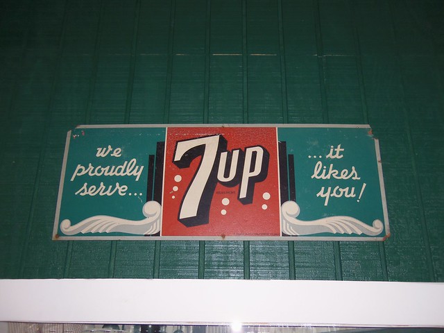 Vintage 7Up Advertisement #1