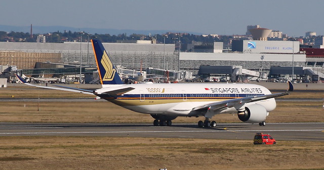 DELIVERY FLIGHT OF THE 10,000TH AIRBUS (AIRBUS A350-900 SINGAPORE AIRLINES) 9V-SMF MSN054 (F-WZFD) IN TOULOUSE-BLAGNAC AIRPORT           OCTOBER   15,2016.