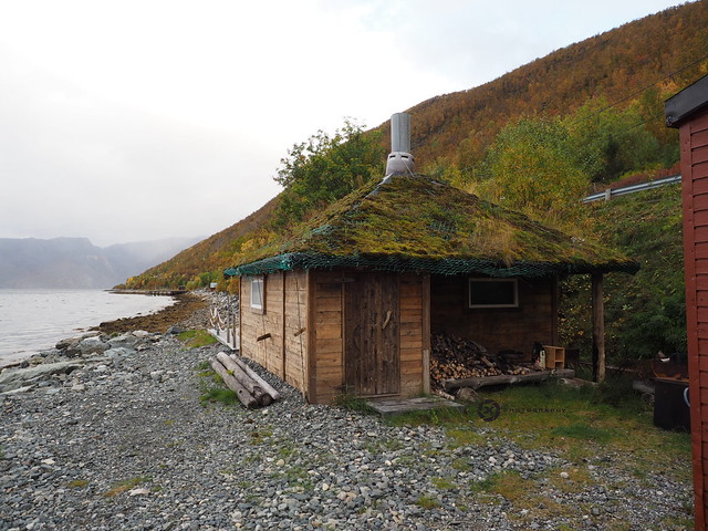 At Komagfjord