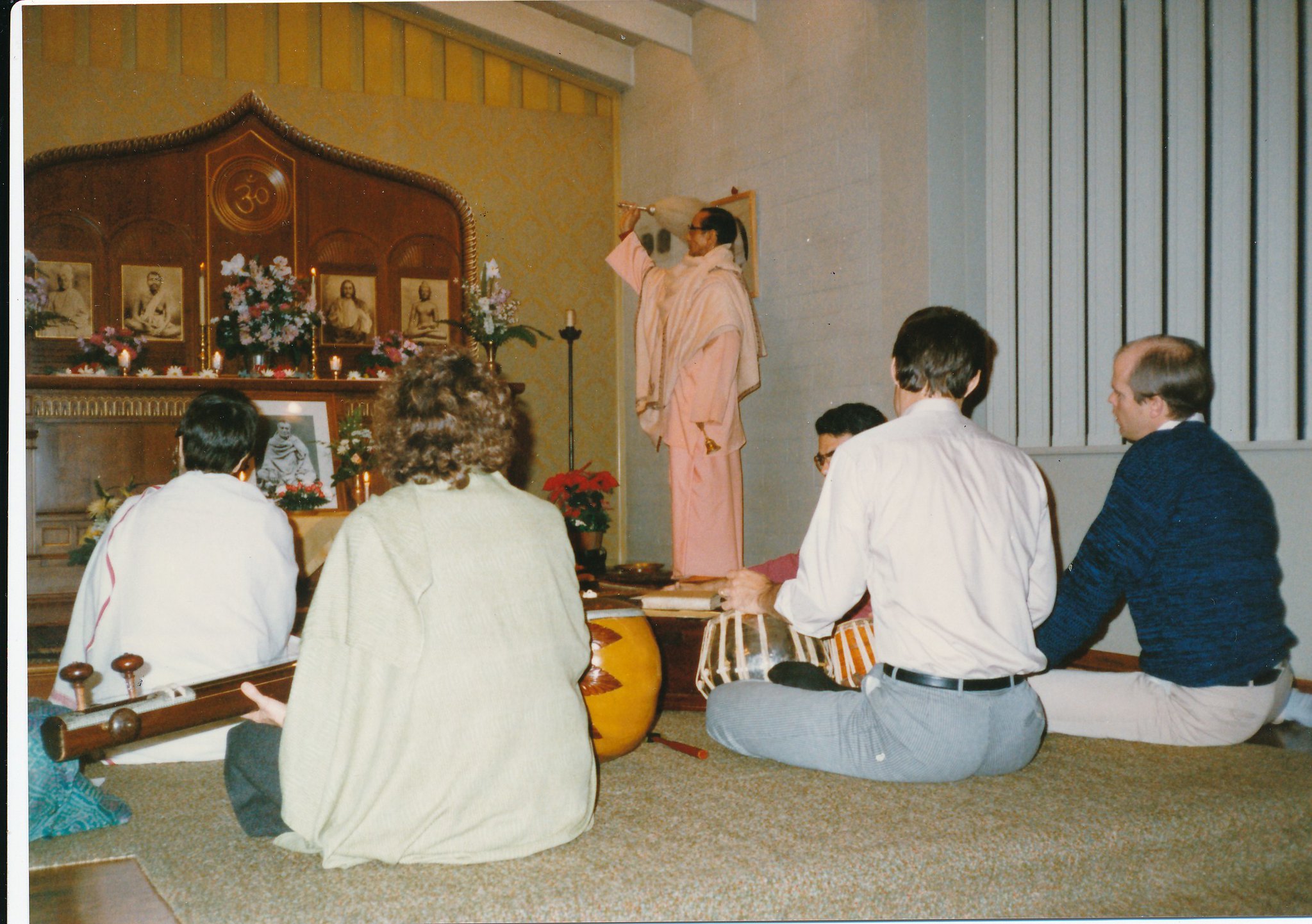 Swami Pramathananda Sac Choir Swami Shivananda Puja