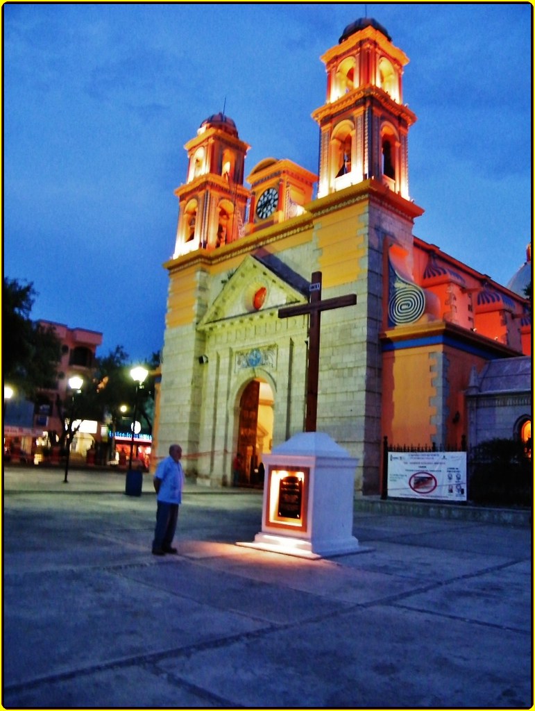 Église et place de la ville natale de Reyna Grande, à Iguala