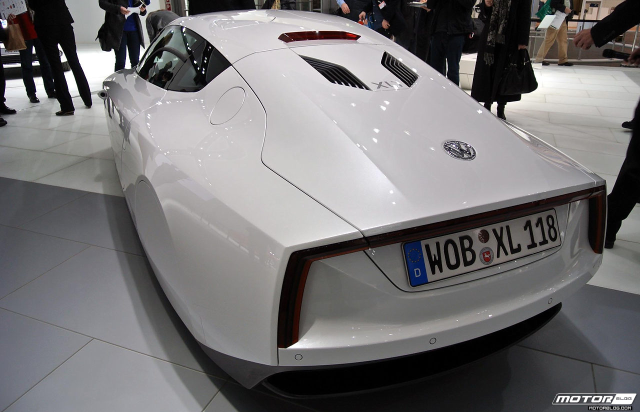 Image of VW XL1 white at Hannover Messe
