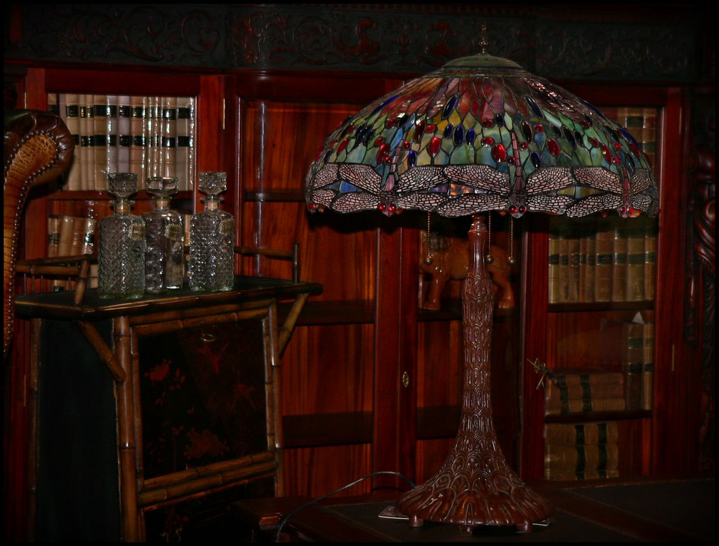 Gallery Auction Tiffany Lamp Etc Taken In Houston Tx Pl Flickr