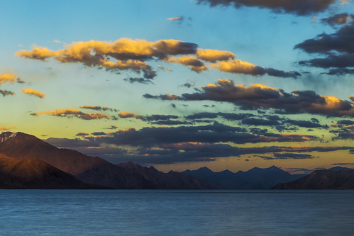 lake mountains snow peak peaks cloud clouds water sky sunset evening color clours colors orange blue yellow red landscape nature outdoors wide beautiful light range altitude leh ladakh pangong tso india mountain outdoor divine heaven beauty wonder canon 6d