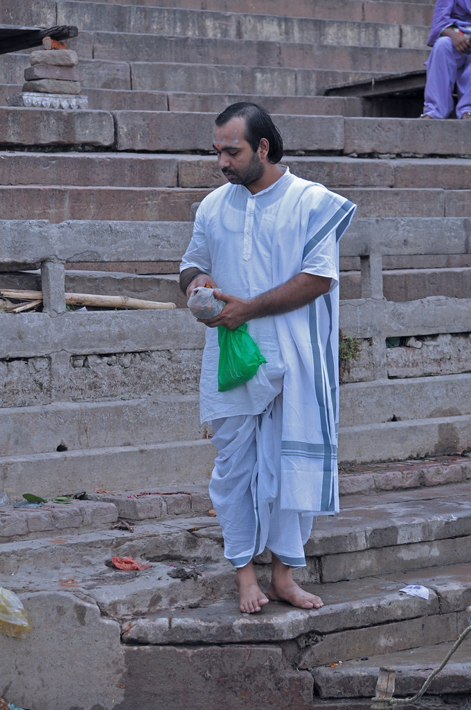 Pusari A Priest-Varanasi | This custom not well known today to Indi… | Flickr
