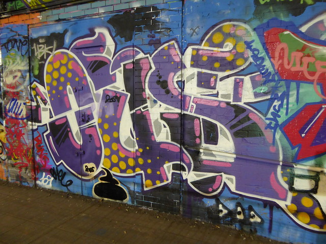 Oust graffiti, Leake Street