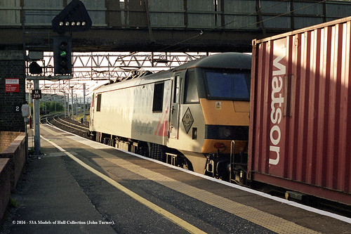 freightliner class90 90145 electric freight intermodal motherwell scotland train railway locomotive railroad