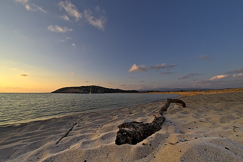 greece peloponnese samyang75mmf35umcfisheyemft beach sunset darktable