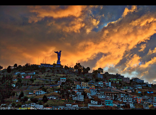 quito ecuador southamerica panecillo monument viewpoit sunset travel samantoniophotography