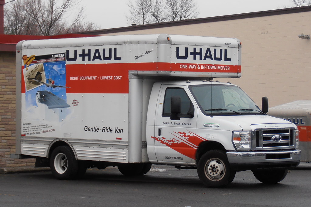 U-Haul DC 1339 T Ford E Series rental truck Ottawa, Ontario 03252012 ©Ian A. McCord