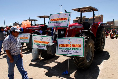 peru cusco desarrollo proyecto agricola espinar sostenible tractores xstrata tintaya