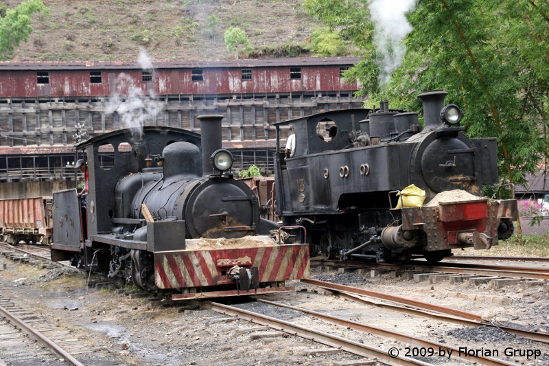 Steam loco No. 42 (W. Bagnall, 1927) & No. 13 (Kerr Stuart, 1914) @ Wallah Gorge