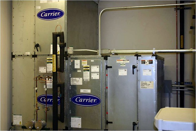 Heating and Cooling (HVAC) Unit in Barrier Control Buildin\u2026 | Flickr