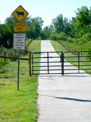 sign fence cow gate colorado crossing cattle livestock parker xing waymark groundspeak