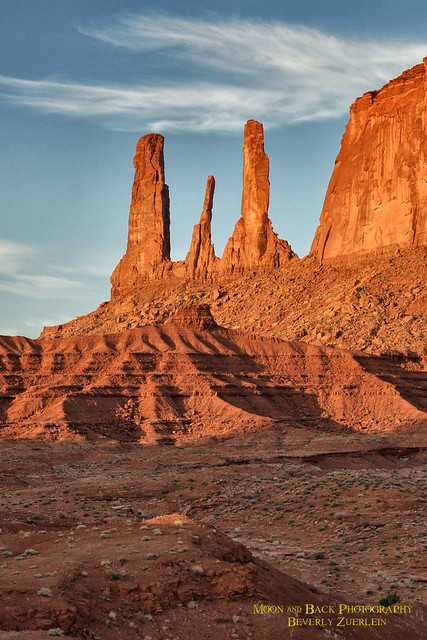 MONUMENT VALLEY ... A Morning Kiss