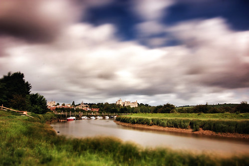 uk blue sky motion blur tree green castle grass clouds reflections river boats sussex long exposure 10 stop filter nd arundel arun rushing theunforgettablepictures flickrawardsecondchance peacepromotion estrellapromotion