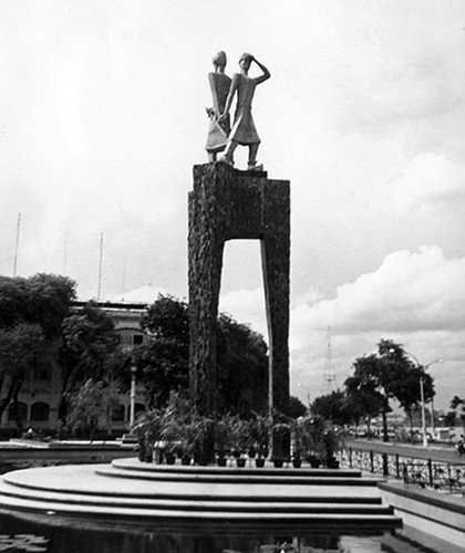 Saigon 1963 - Trung Sisters Monument | Photo by synapsix | manhhai | Flickr