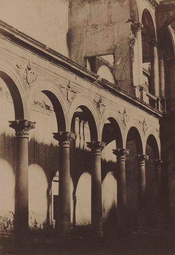 Patio del Alcázar de Toledo en 1852. Fotografía de Felix Alexander Oppenheim. © Art Library, National Museums in Berlin. | by eduardoasb