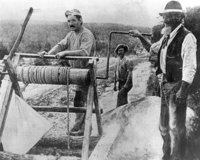 Miners at the top of the shaft, Holland's Reward Mine, Black Flat, gold fields, circa late 1890s