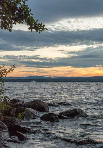 Boat in Väsman by Henrik Axelsson, boat ludvika sunset väsman dalarnaslän sverige se