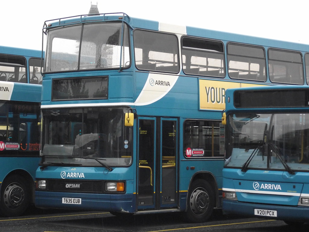 Arriva Yorkshire T635EUB Optare Spectra Leeds Bus Station Bus Photo 