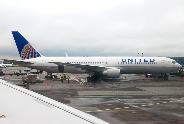 N663UA  United Airlines Boeing 767-322/ER