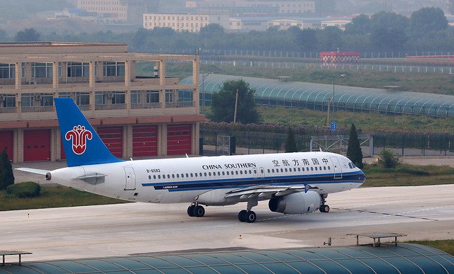 China Southern Airlines Airbus A320-232 B-6582