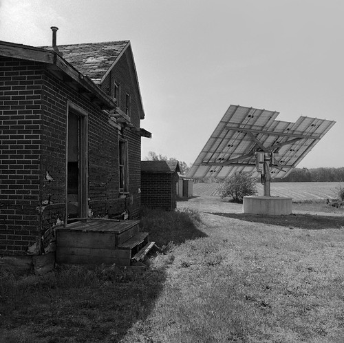 abandoned farm haldimannorfolk fishersglennrd rural landscape newtopographics blackwhite film 120 6x6 mediumformat tx320 hc110 dilutionh bronicasqa zenzanonps50mm35