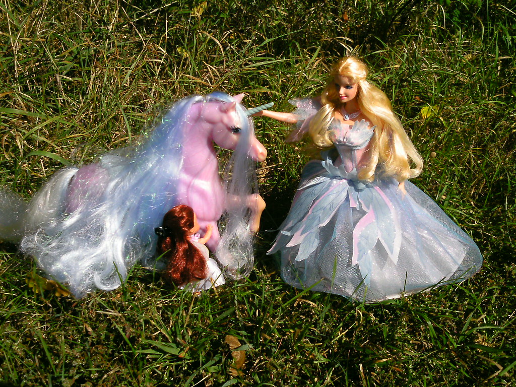 Vormen ei zweep Swan Lake Barbie Odette, Shelly and the Unicorn Lila | Flickr