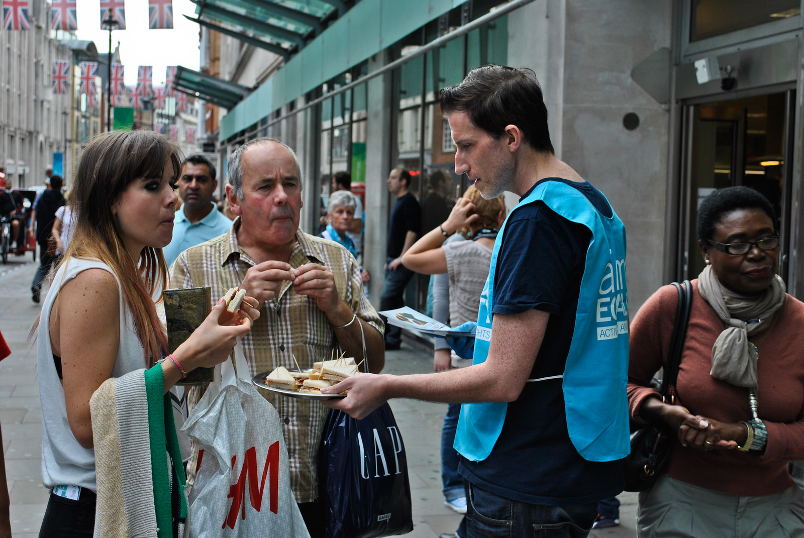 01/09/2012 - London - Free Vegan Bacon Giveaway