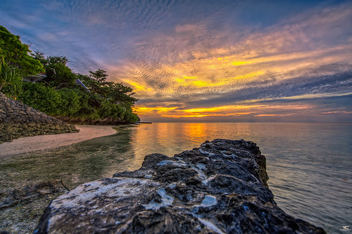 sunset sea sky sun beach clouds de landscape soleil nikon rocks philippines coucher ciel handheld nikkor nuages paysage plage hdr rochers roche dauis 9xp d700 1424mm 9raw visayascentrales
