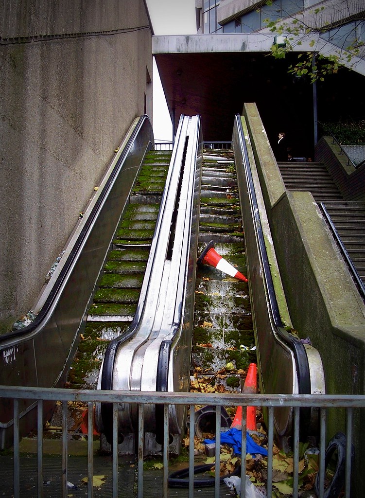 claypit lane escalator - merrion centre - Leeds | old escala… | Flickr