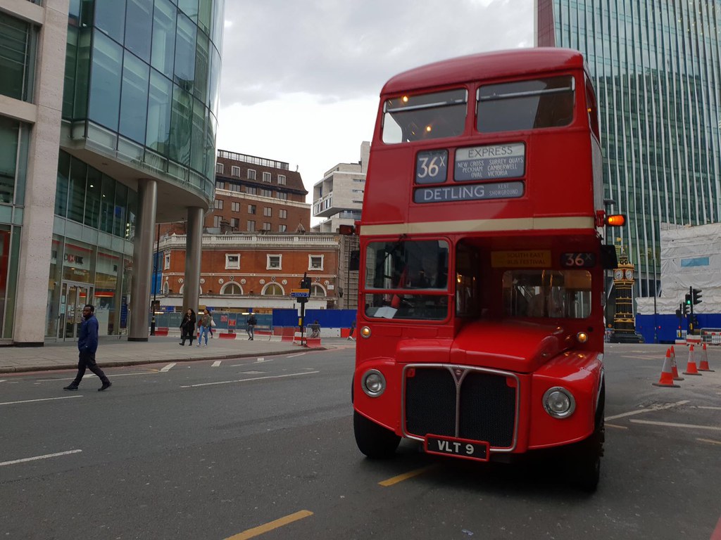Vlt9 VLT9 At Victoria Station On Shuttle Service Route 36X | Flickr