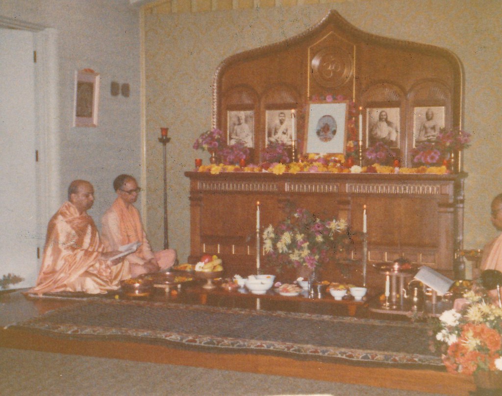 Swami Prabuddhananda Swami Sevananda Swami Shraddhananda Jagaddhatri Puja
