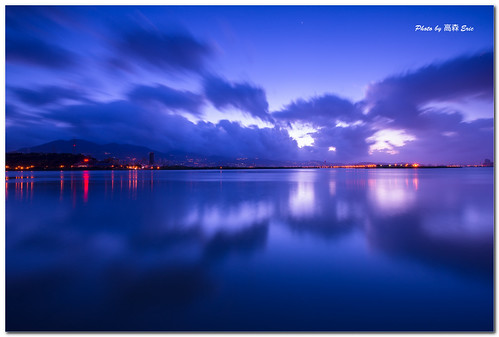 morning light shadow sky clouds sunrise nikon dynamic taiwan static 台灣 雲 天空 d800 光 關渡宮 影 淡水河 日出 wugu 五股 靜 動 早晨 142428g guandutempletamsuiriver