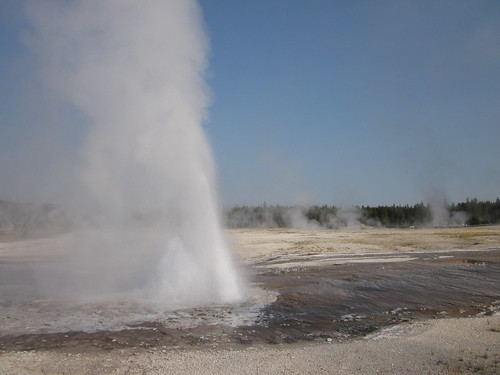 Geyser Eruption, Upper Geyser Basin, Yellowstone | by IcyNudibranch