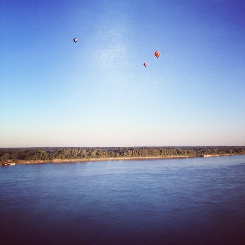 festival race river mississippi balloons tickets tour view balloon livemusic historic southern american ms mississippiriver natchez nationalparkservice hotairballoons rosalie outdoorrecreation hotairballoonrace mightymississippi natchezms greatmississippiriverballoonrace natchezvisitorcenter
