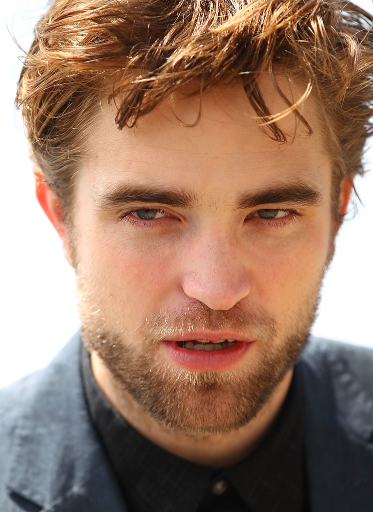 Robert Pattinson at the Twilight Saga Breaking Dawn Part 2… | Flickr