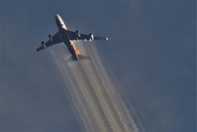 Asiana Cargo Boeing 747 with stunning contrail (rainbowcontrail)