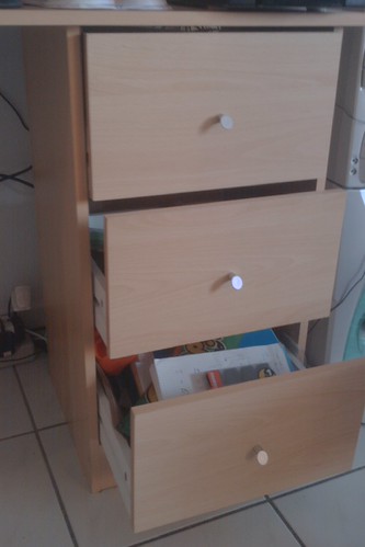 Medium Desk 40 Eur (2) | by robwl