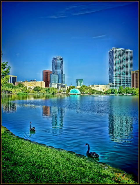 Lake Eola@ Downtown Orlando Fl