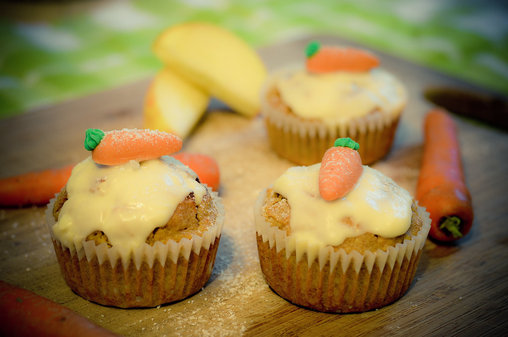 Karotten-Apfel-Muffins | 50mm, f/4.0, ISO100, 0,6 Sek. | Flickr